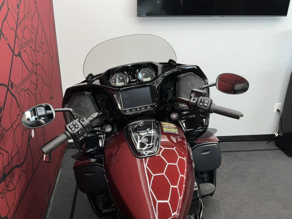 2026 Indian Motorcycle Pursuit Dark Horse + 112 Package alt