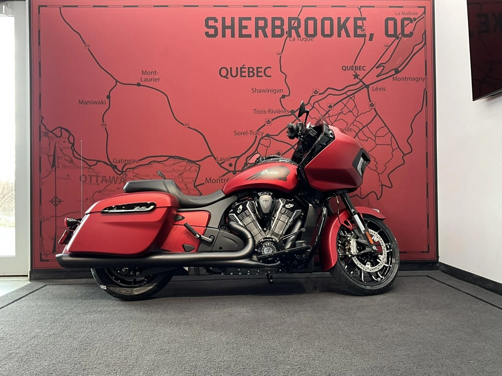 2026 Indian Motorcycle Challenger Dark Horse alt