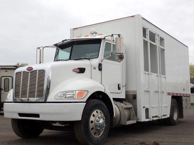 Peterbilt 335 2009