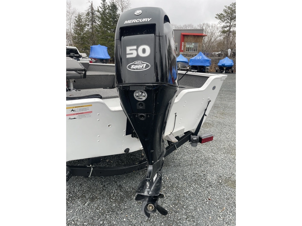 2022 Lund Boat Co 1650 Angler Tiller alt
