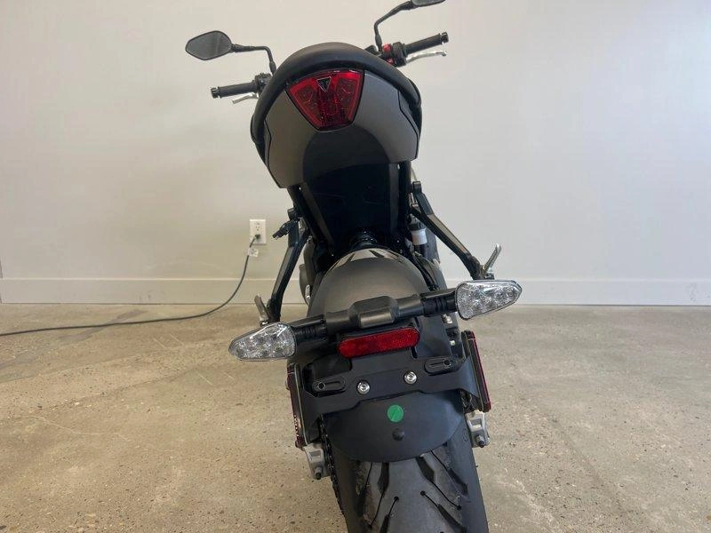 2024 Triumph Trident 660 alt