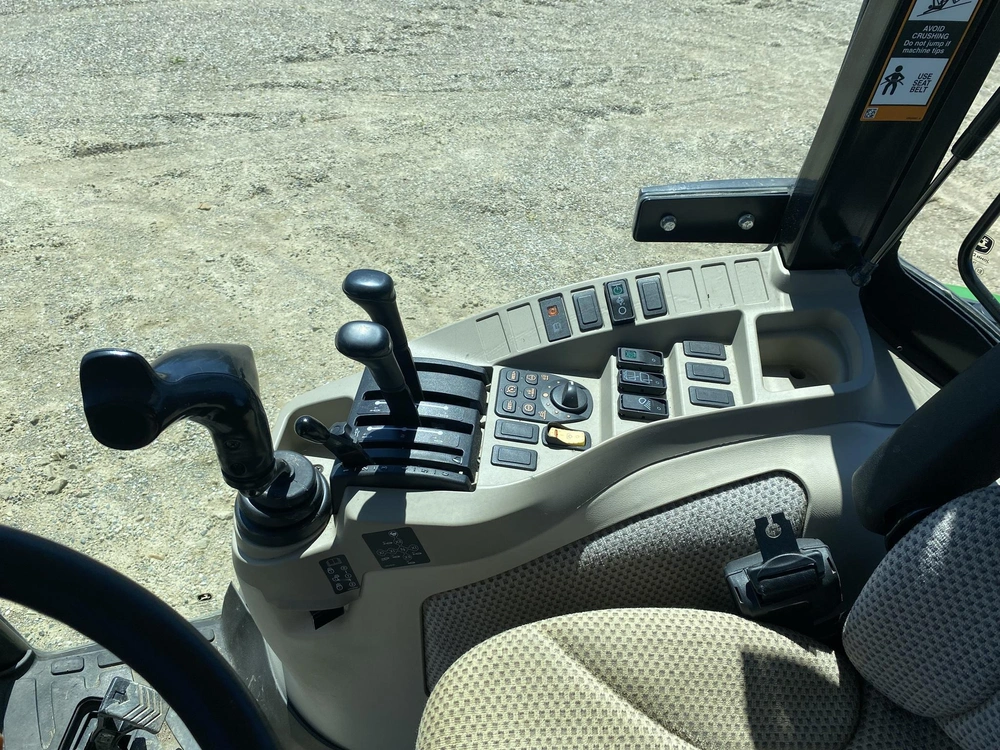 2022 John Deere 4066r alt