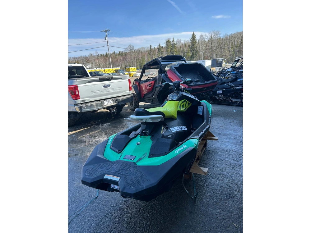 Can-am Spark Trixx 2021 alt