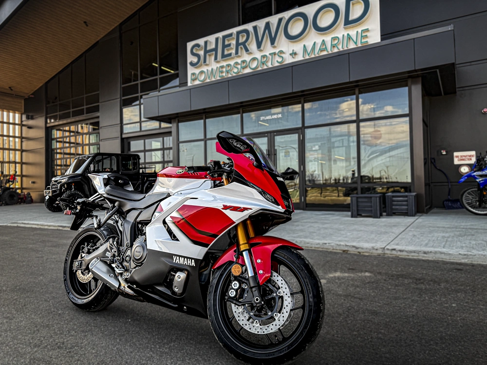 2026 Yamaha R7 alt