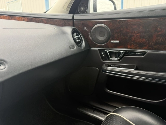 2016 Jaguar Xj Portfolio alt