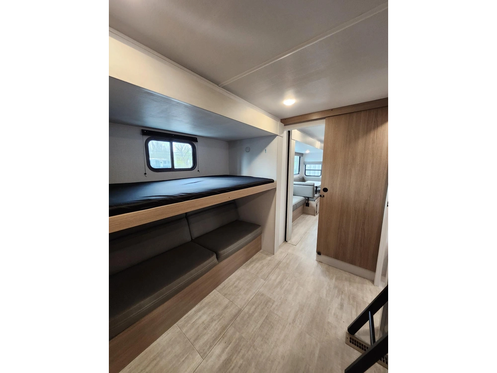 2026 Aspen Trail By Dutchmen 3310 Bhs alt