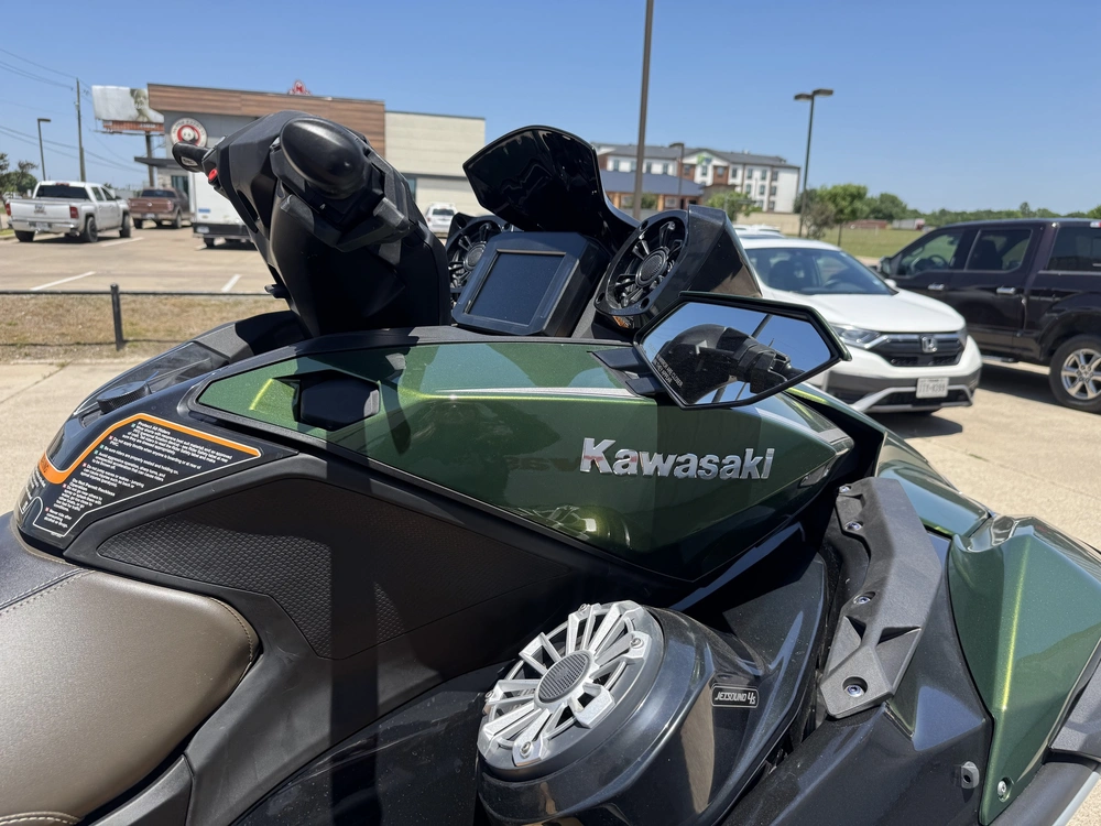 2025 Kawasaki Jet Ski Ultra 160lx alt