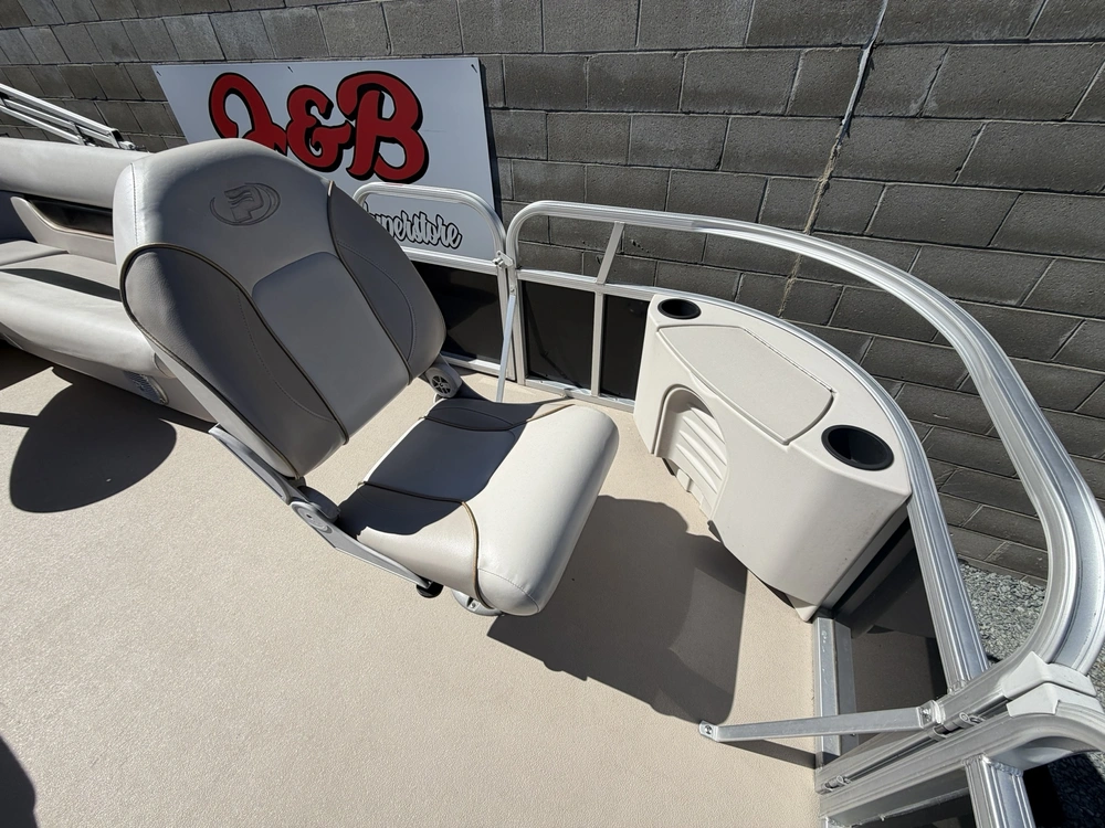 2012 Princecraft Vectra 19 2s alt