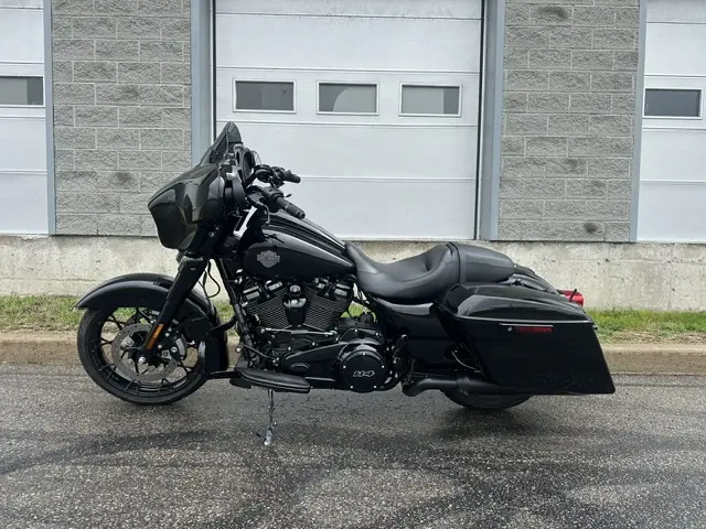 2023 Harley-Davidson Street GlideFLHXS