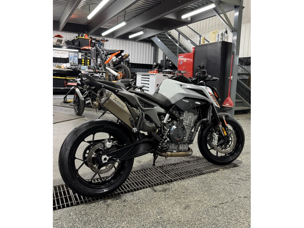 2024 Ktm Duke 790 alt