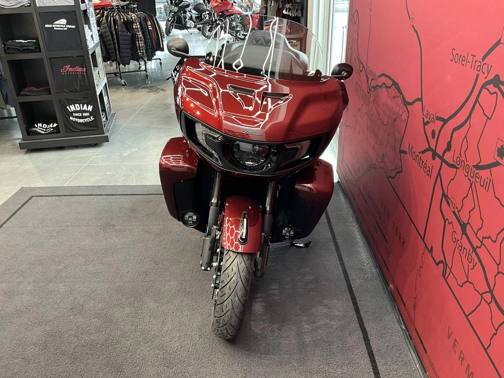 2026 Indian Motorcycle Pursuit Dark Horse + 112 Package alt