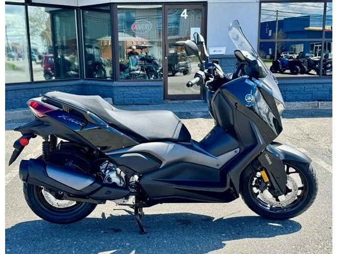 Yamaha Xmax 2025 alt