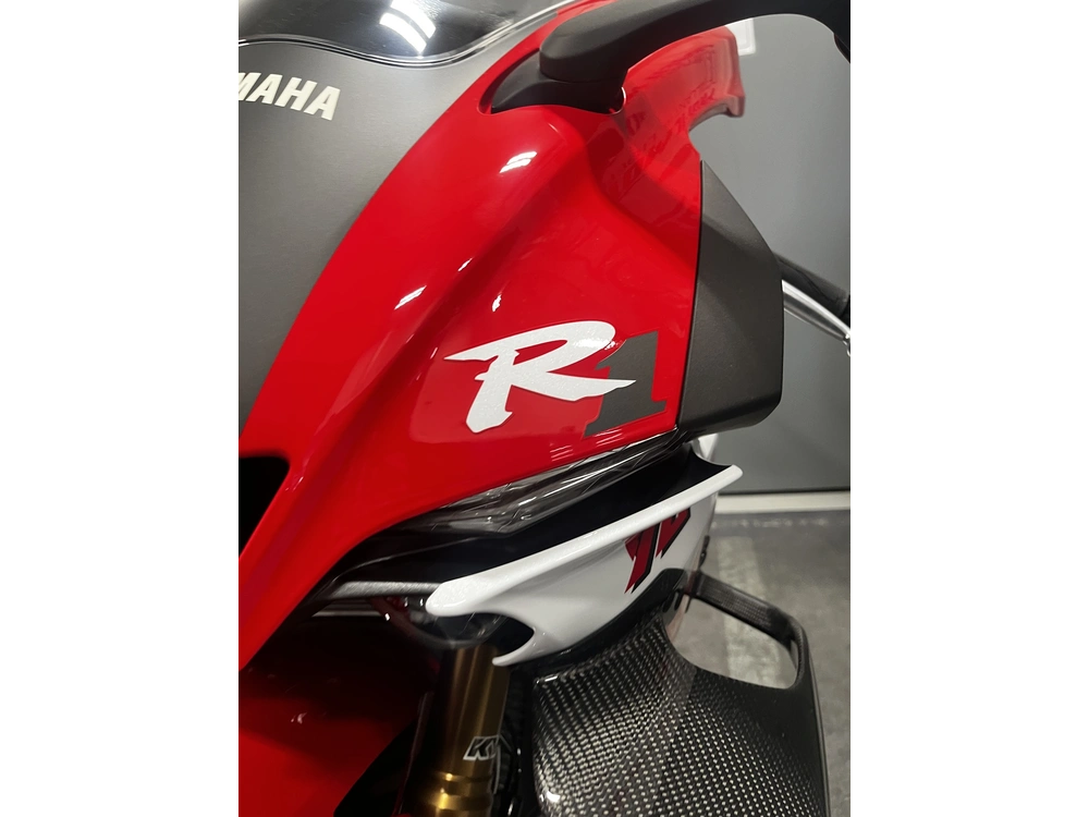 Yamaha Yzf-r1 R1 2026 alt
