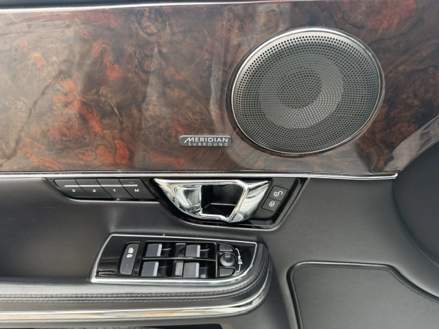2016 Jaguar Xj Portfolio alt