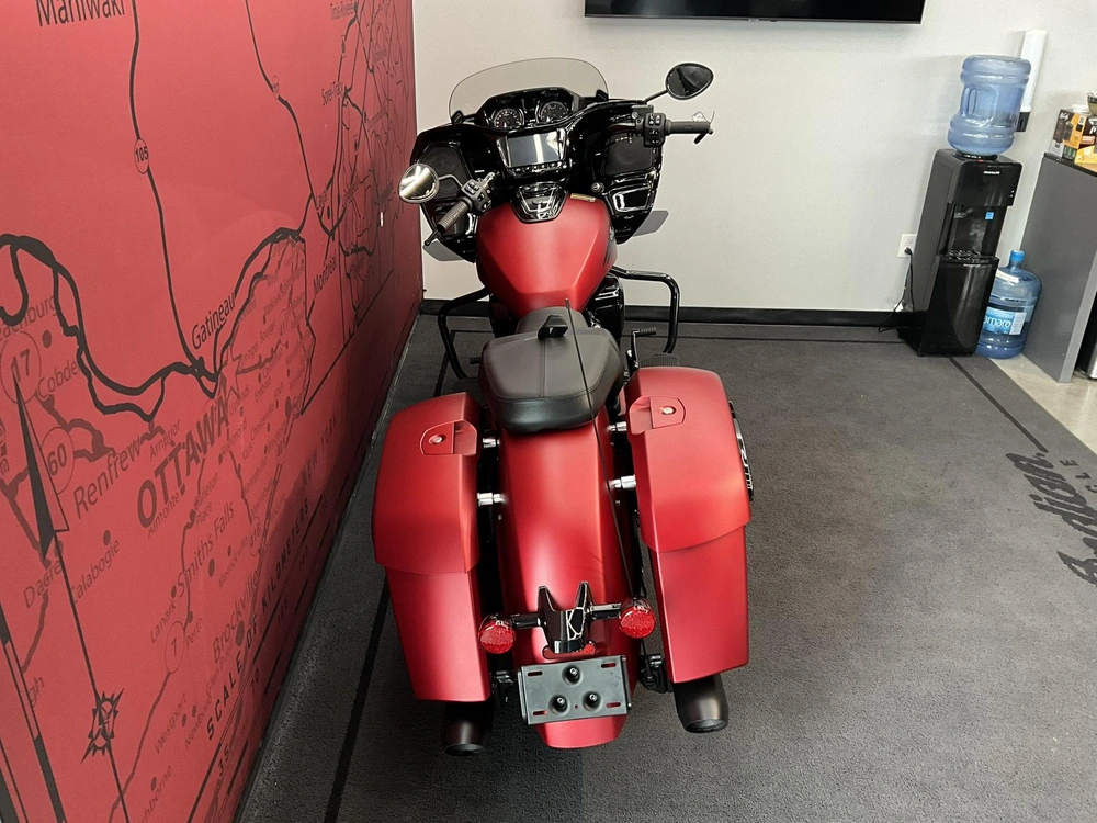 2026 Indian Motorcycle Challenger Dark Horse alt