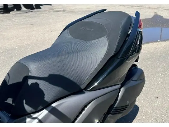 2025 Yamaha XMAX thumbnail 11