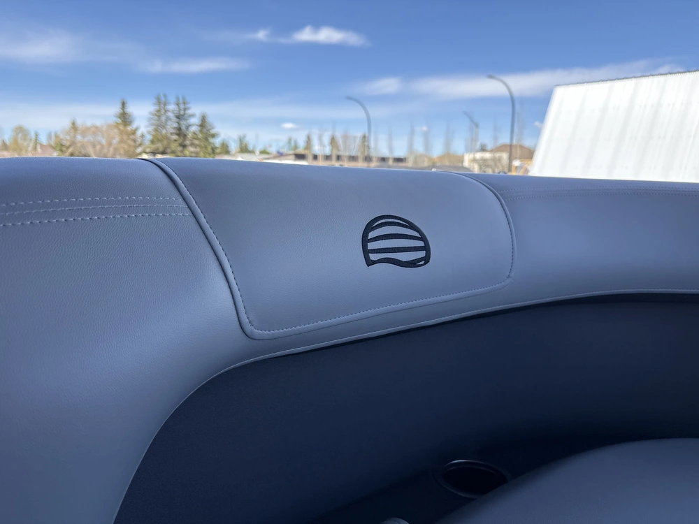 2026 Sun Tracker Party Barge® 18 Dlx-b086947 60 Elpt Four Stroke alt