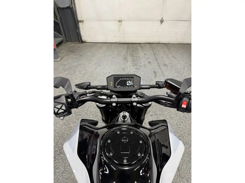 2024 KTM DUKE 790 thumbnail 11