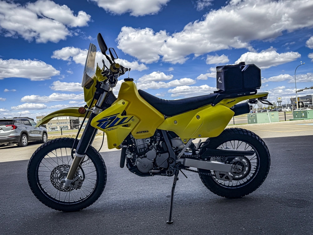 2023 Suzuki Dr-z400s alt