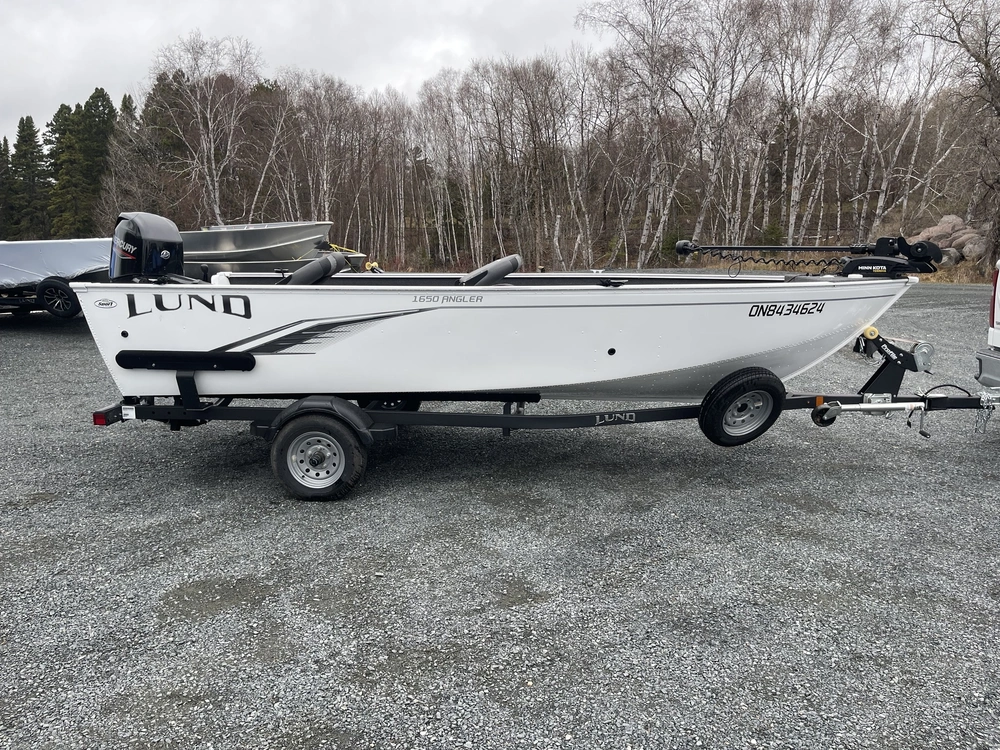 2022 Lund Boat Co 1650 Angler Tiller alt