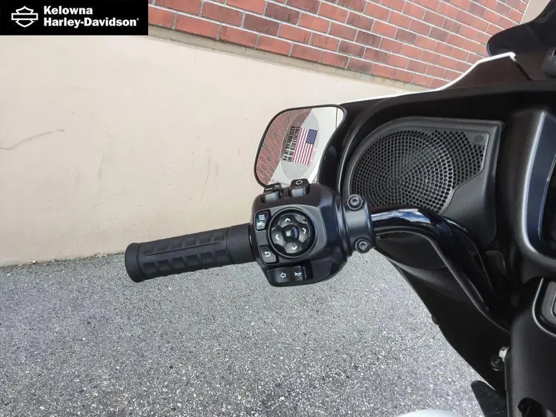 2025 Harley-Davidson FLHX - Street Glide® thumbnail 15