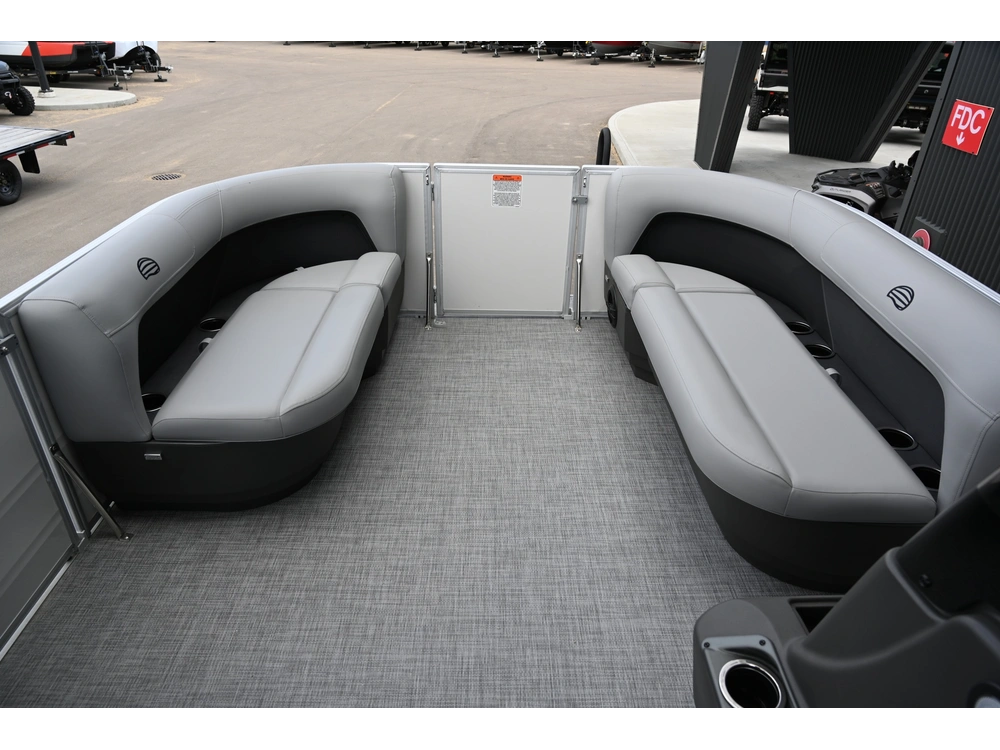 2026 Sun Tracker Party Barge 16 Dlx 50elpt 4s alt