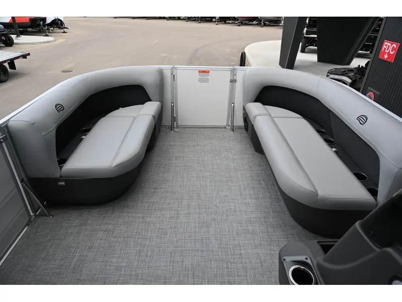 2026 Sun Tracker PARTY BARGE 16 DLX 50ELPT 4S thumbnail 13