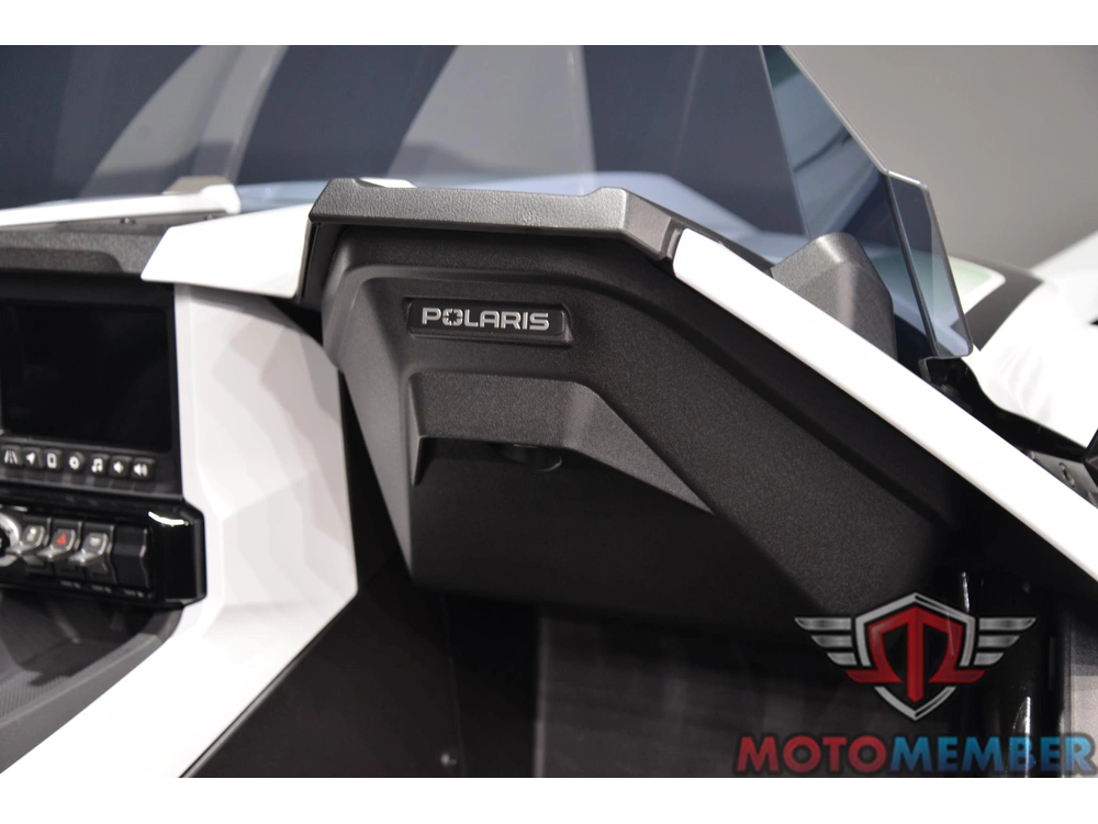 2026 Slingshot R Autodrive alt
