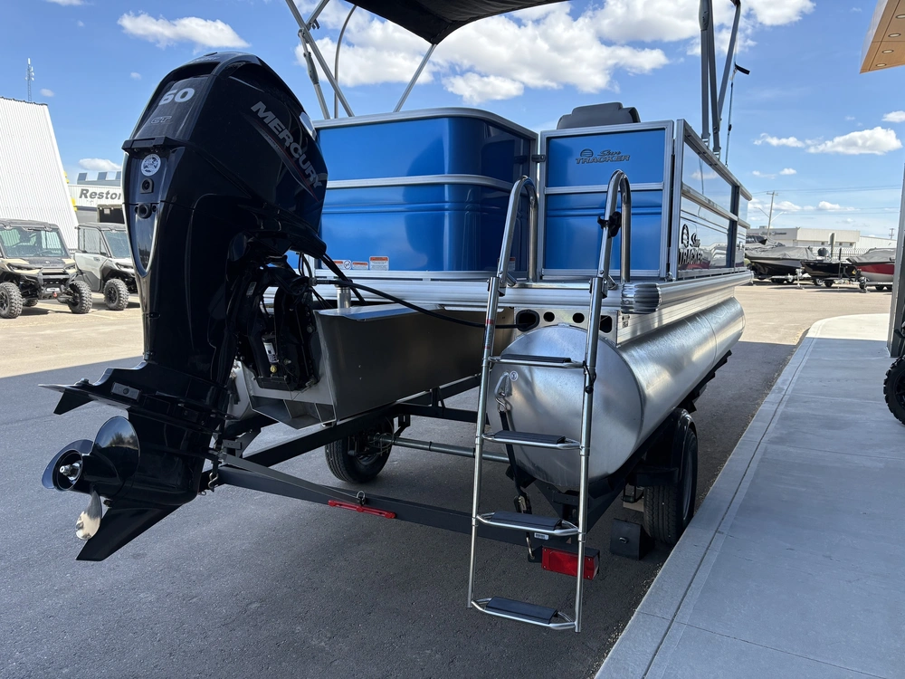 2026 Sun Tracker Party Barge® 18 Dlx-b086947 60 Elpt Four Stroke alt