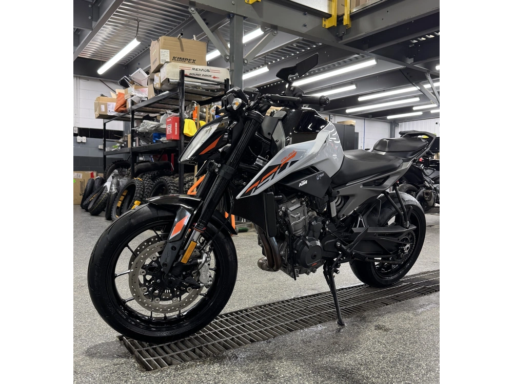 2024 Ktm Duke 790 alt