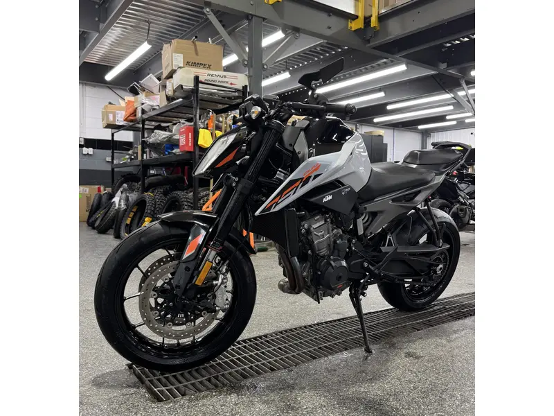 2024 KTM DUKE 790 thumbnail 7