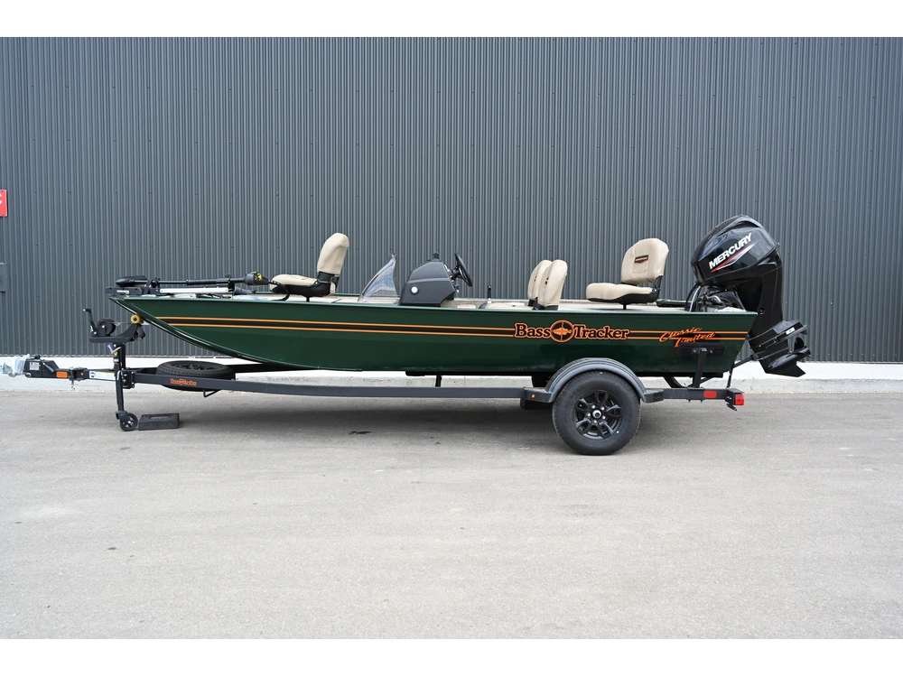 2026 Tracker Bass Tracker Classic Special Edition 40 Elpt Four Stroke alt