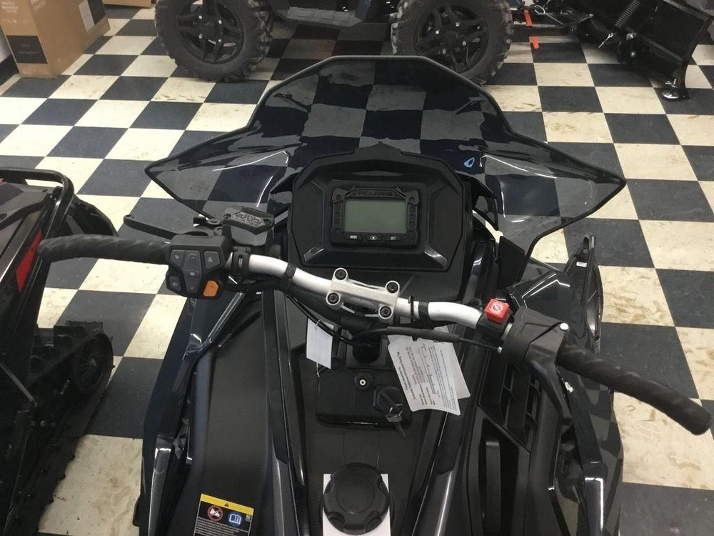 2026 Polaris 650 Indy Xc 137 Gloss Black / Blue Dusk alt