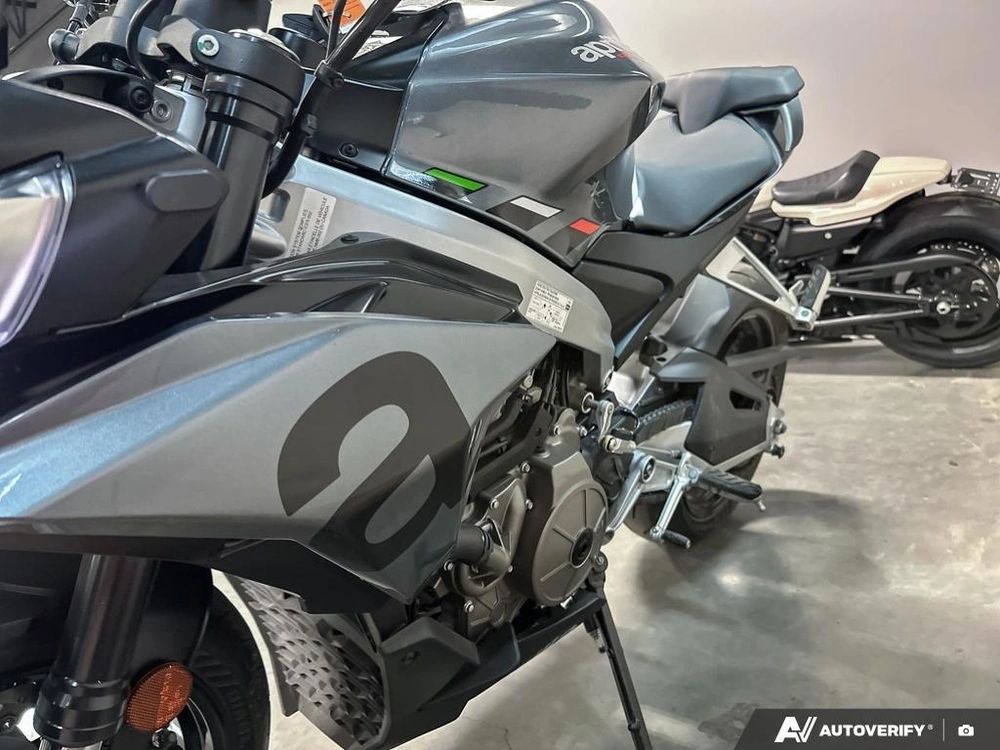 2023 Aprilia Tuono 660 alt