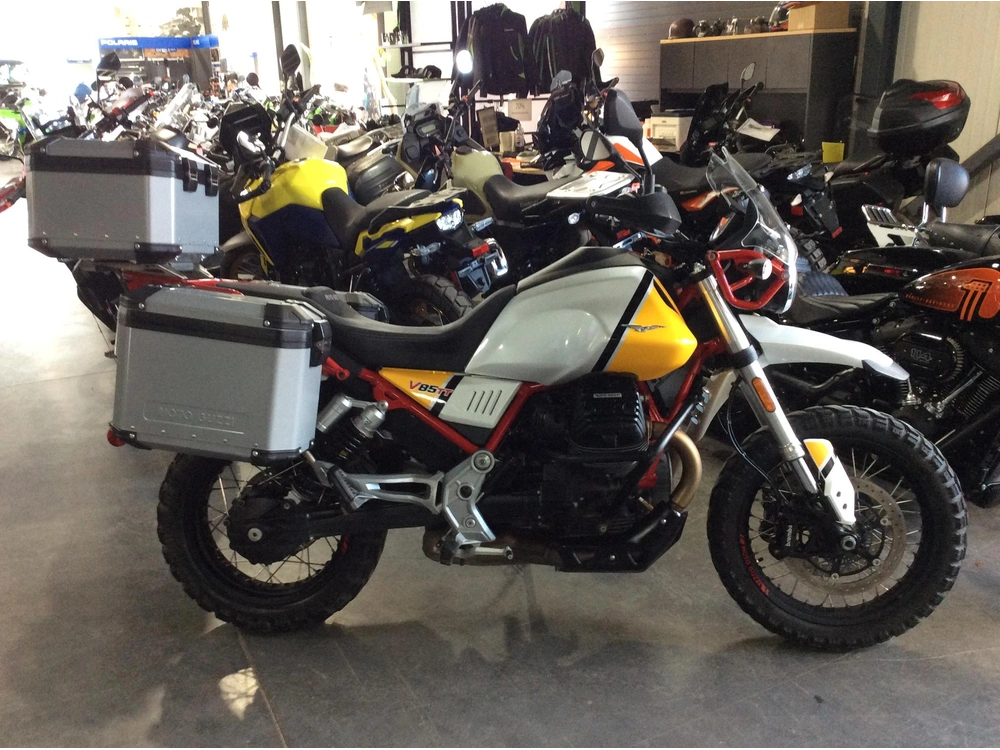 2020 Moto Guzzi V85tt Adventure alt