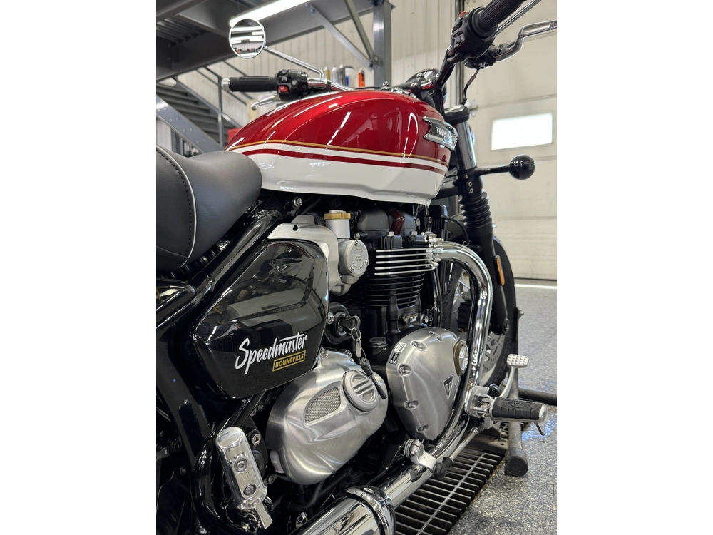 2026 Triumph Bonneville Speedmast alt