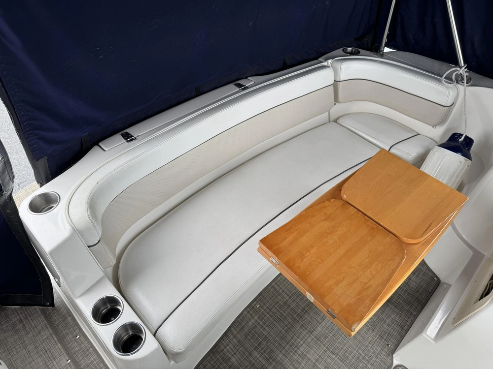 Rinker Boat Co 300 Fiesta Vee 2006 alt