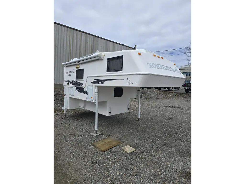 2023 Northern Lite 8-11 ex