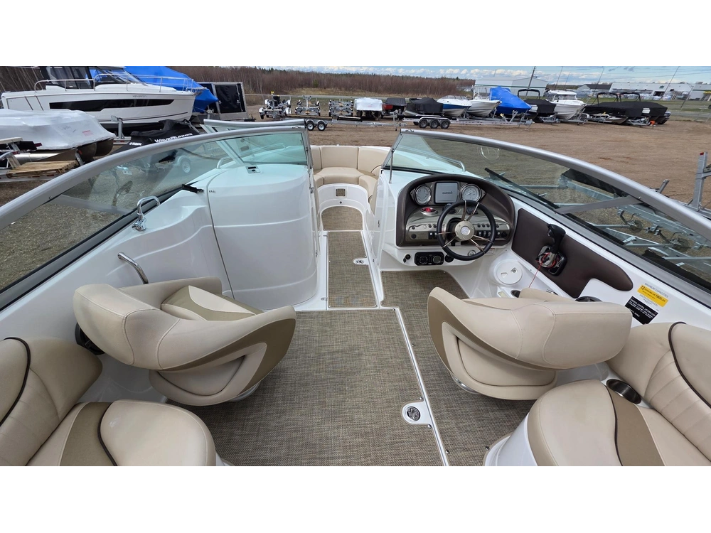 2014 Cruisers Yachts 258 Ss alt