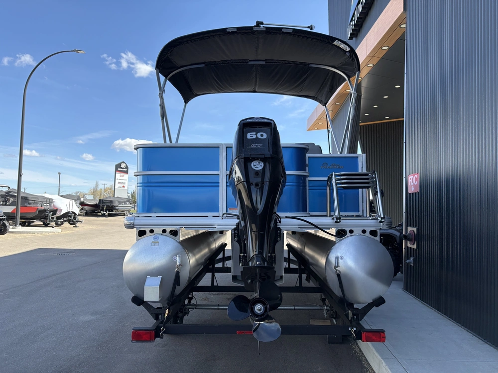 2026 Sun Tracker Party Barge® 18 Dlx-b086947 60 Elpt Four Stroke alt