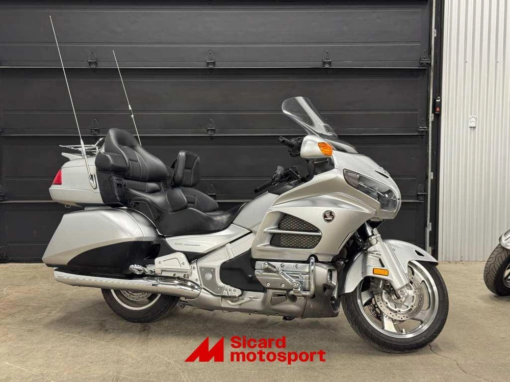 Honda Goldwing Tour 2015 alt