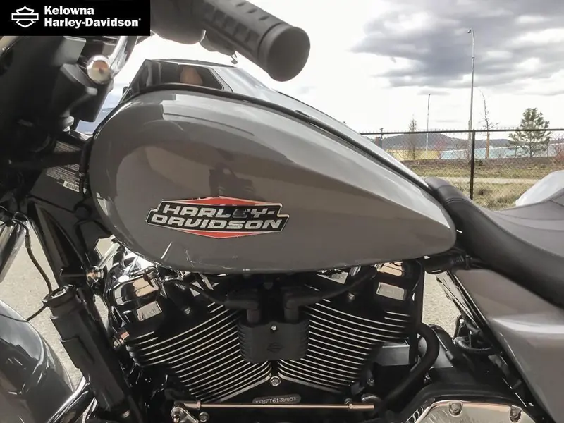 2026 Harley-Davidson FLHX - Street Glide® thumbnail 23