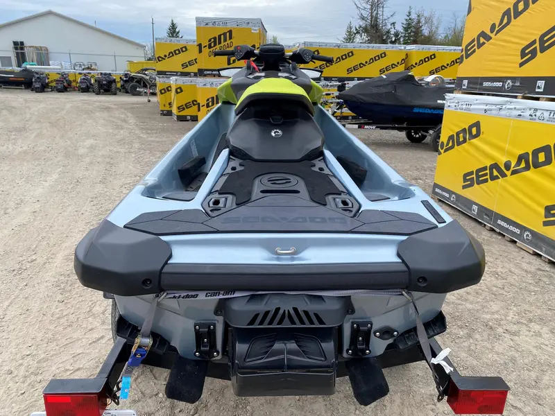 2024 Sea-Doo RXP-X 325 thumbnail 5