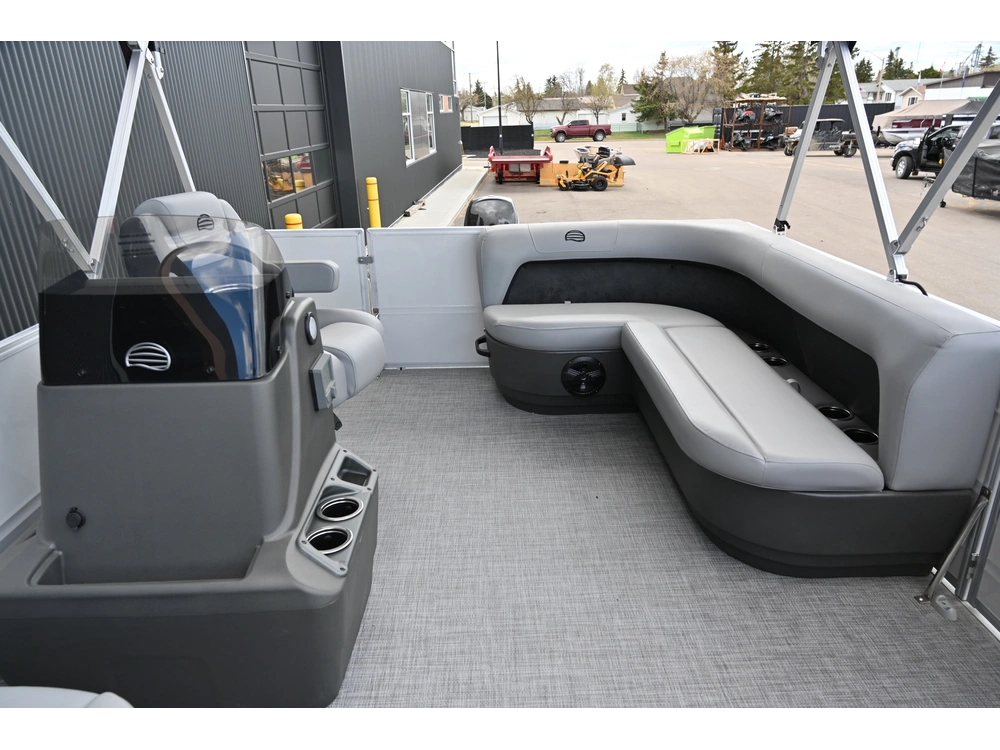2026 Sun Tracker Party Barge 16 Dlx 50elpt 4s alt