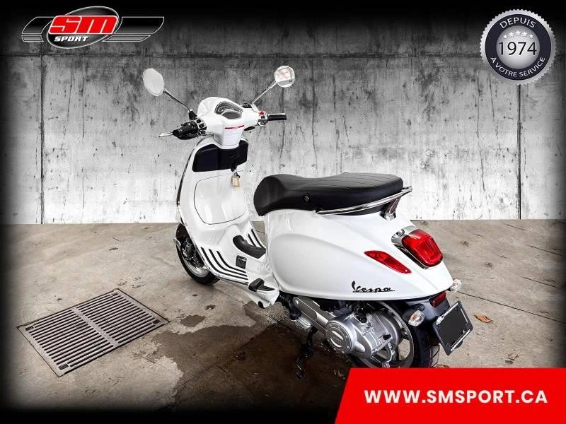 2026 Vespa Primavera 50 alt