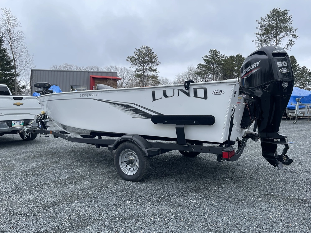 2022 Lund Boat Co 1650 Angler Tiller alt