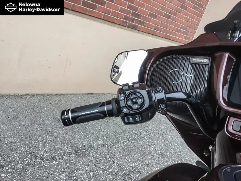 2024 Harley-Davidson FLHXSE - CVO™ Street Glide™ thumbnail 15