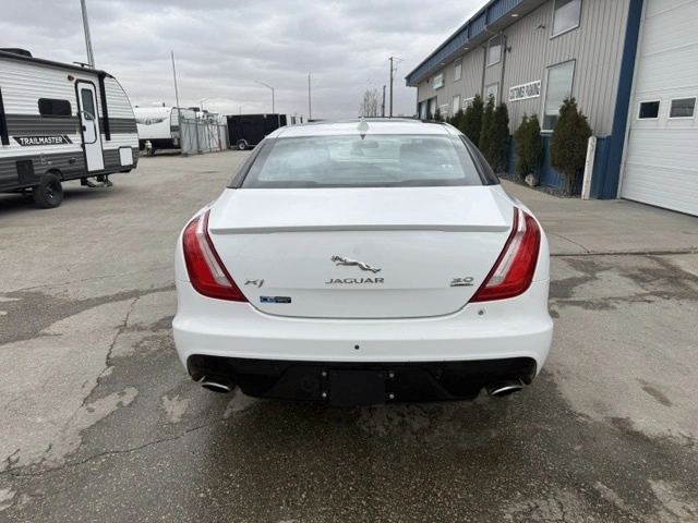 2016 Jaguar Xj Portfolio alt