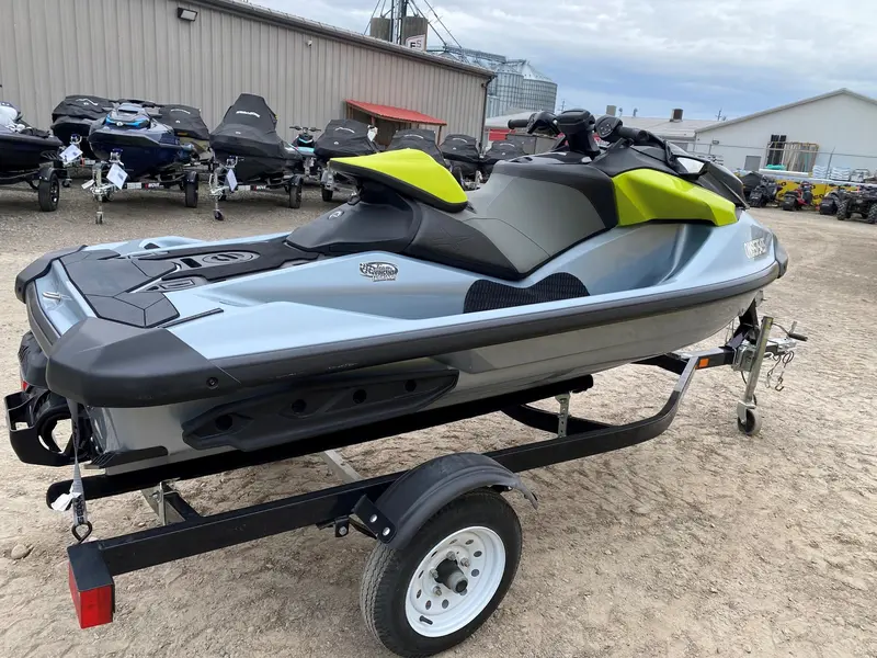 2024 Sea-Doo RXP-X 325 thumbnail 4