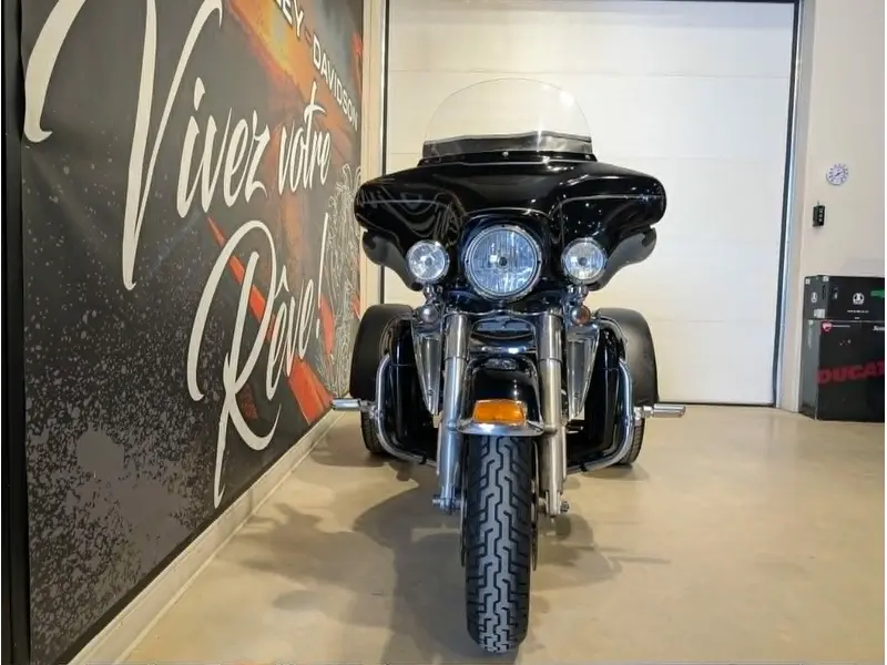 2013 Harley-Davidson Trike Tri Glide Ultra FLHTCUTG thumbnail 4